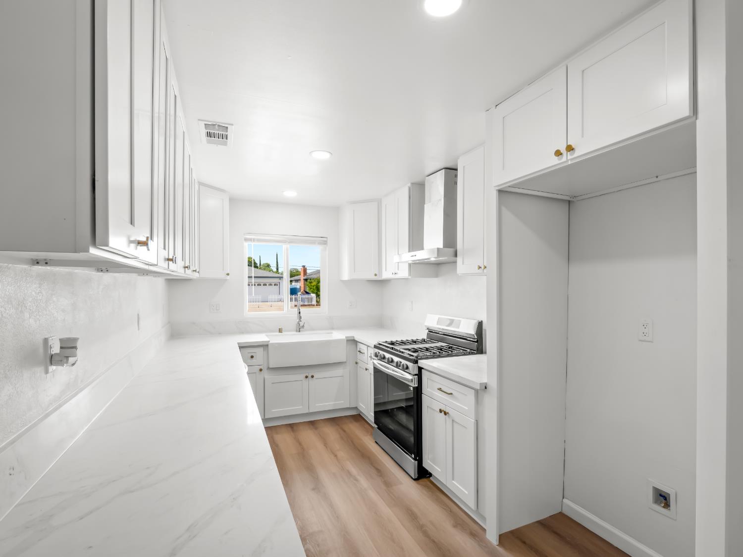 4046 E Cortland, Fresno, CA 93726