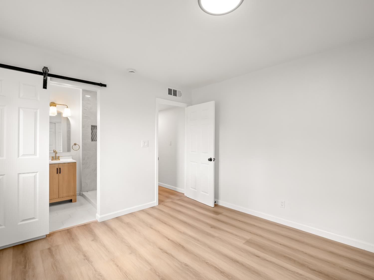 4046 E Cortland, Fresno, CA 93726