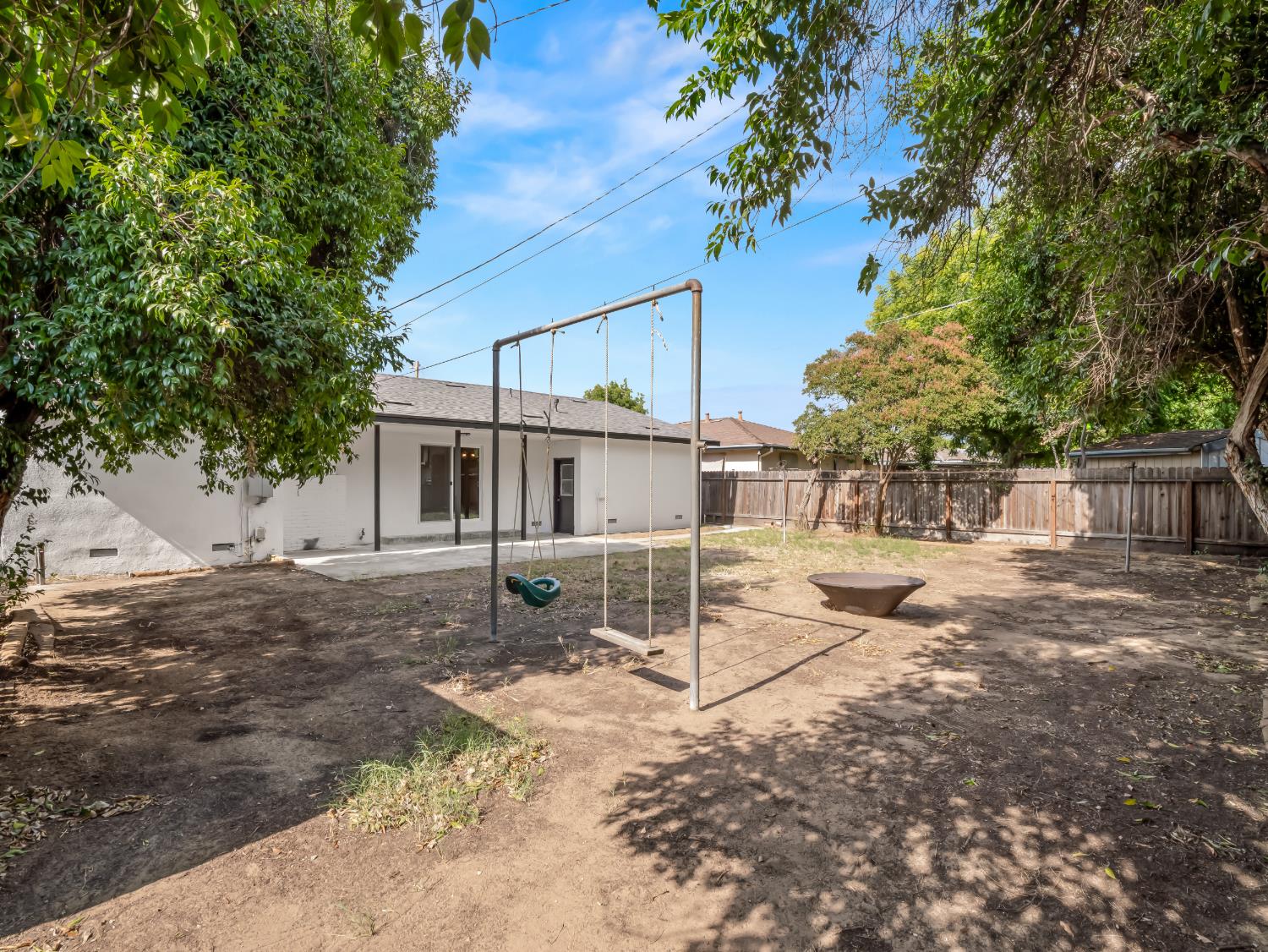 4046 E Cortland, Fresno, CA 93726
