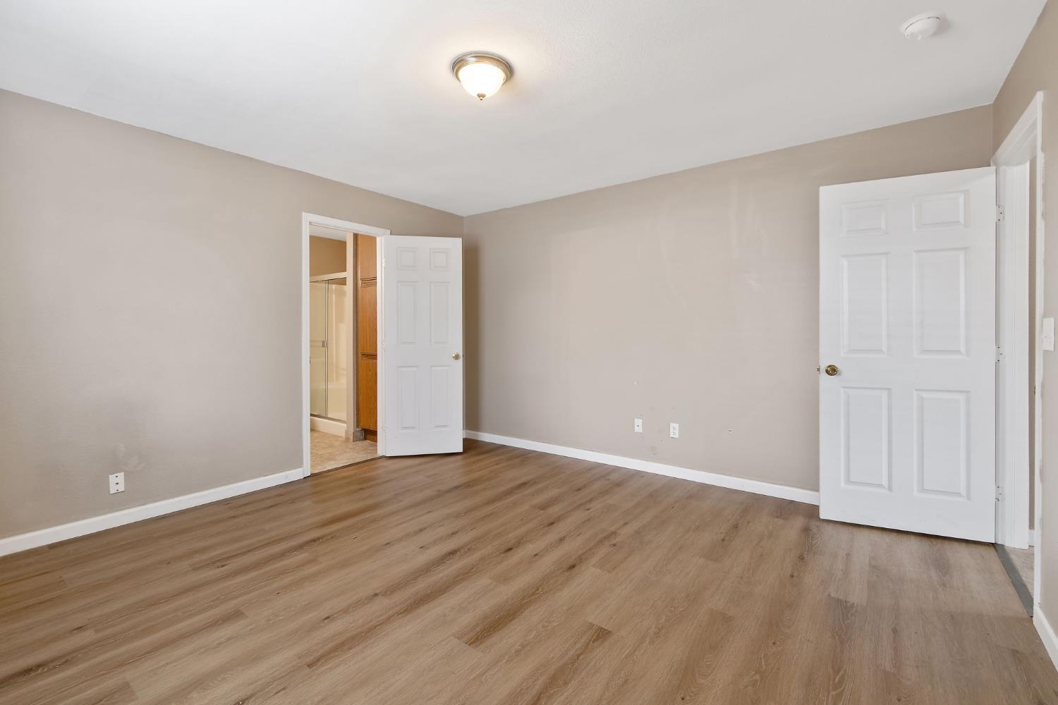 1035 Michelle Ct, Hanford, CA 93230
