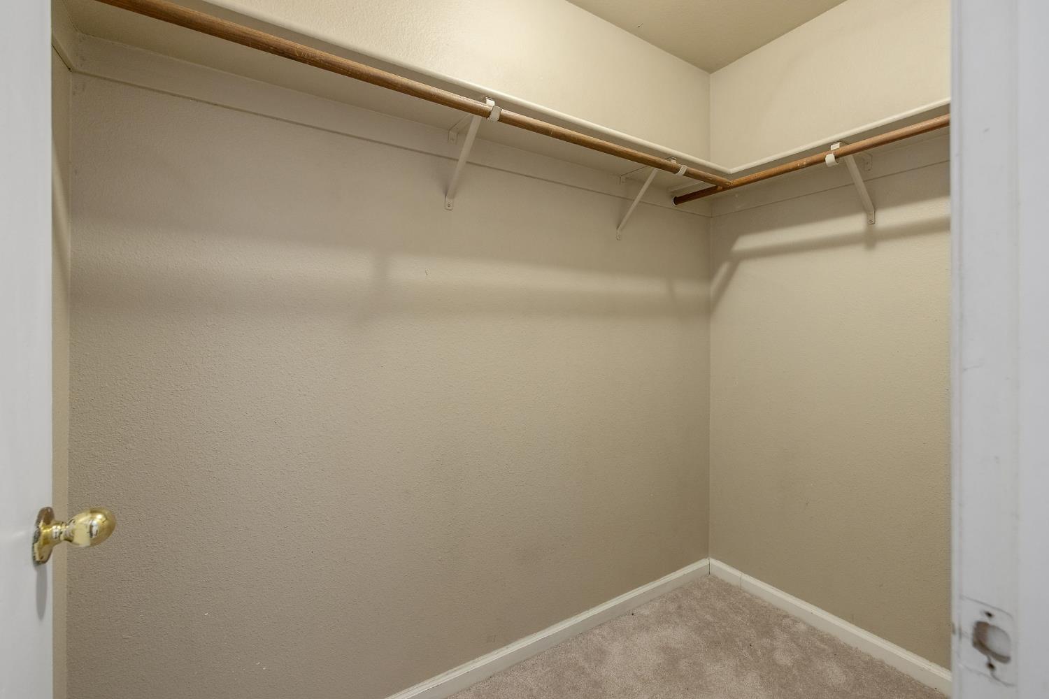 1035 Michelle Ct, Hanford, CA 93230