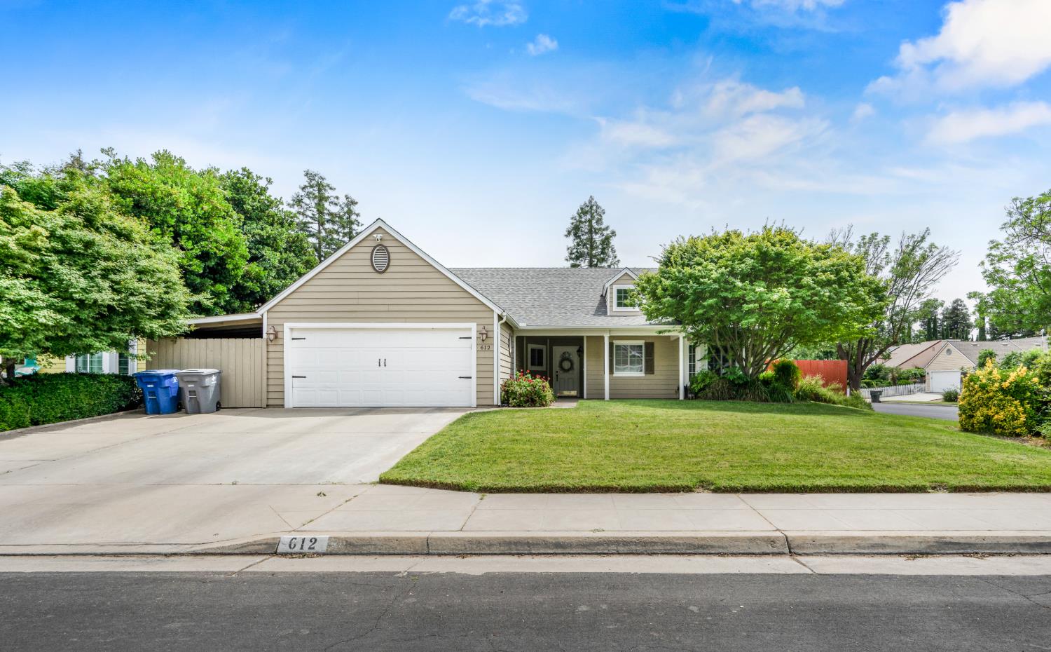 612 W El Paso Ave, Clovis, CA 93611