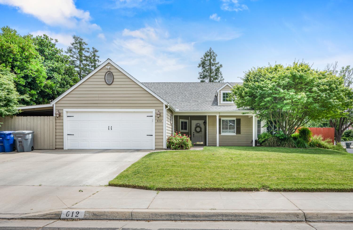 612 W El Paso Ave, Clovis, CA 93611