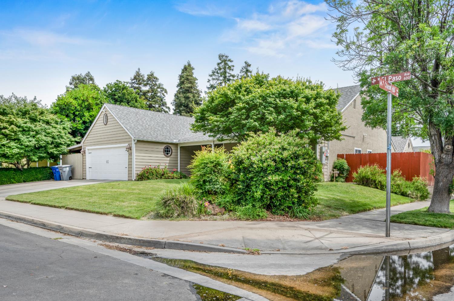 612 W El Paso Ave, Clovis, CA 93611