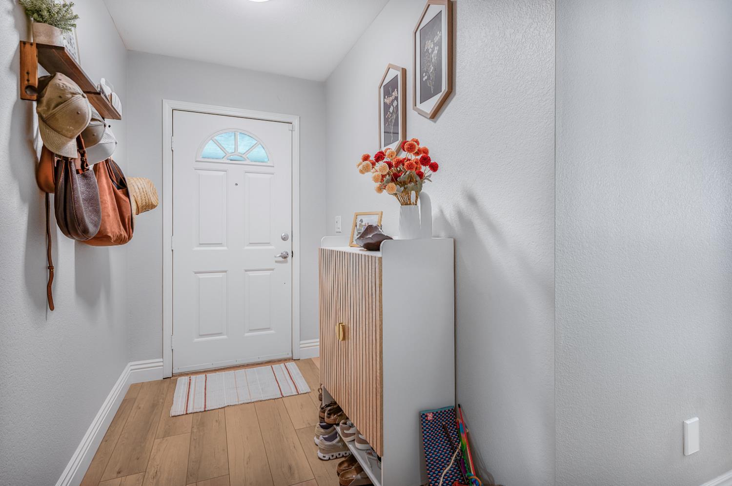 612 W El Paso Ave, Clovis, CA 93611