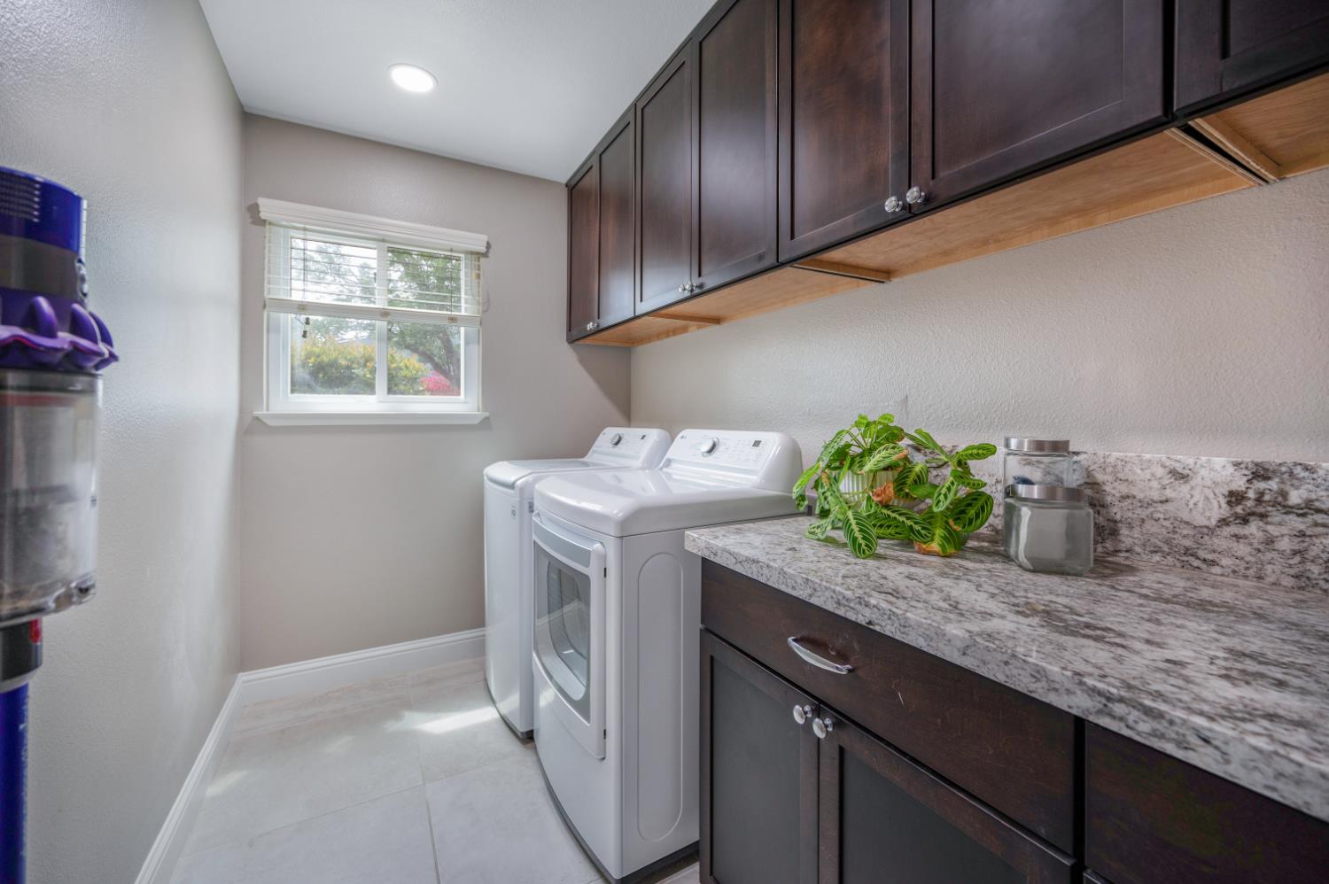612 W El Paso Ave, Clovis, CA 93611