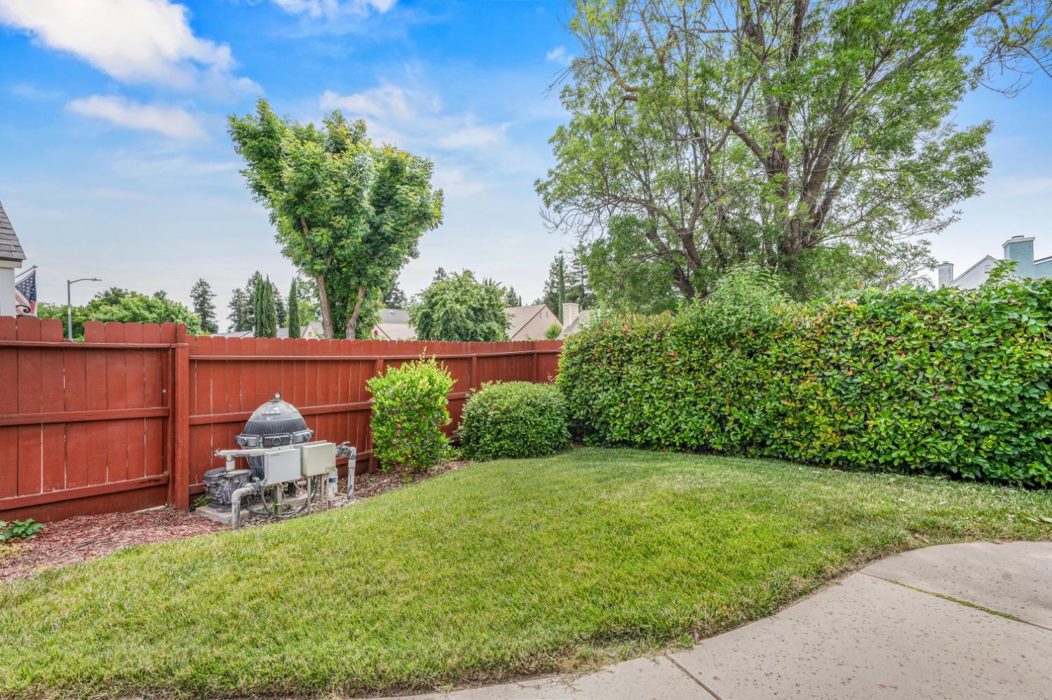 612 W El Paso Ave, Clovis, CA 93611