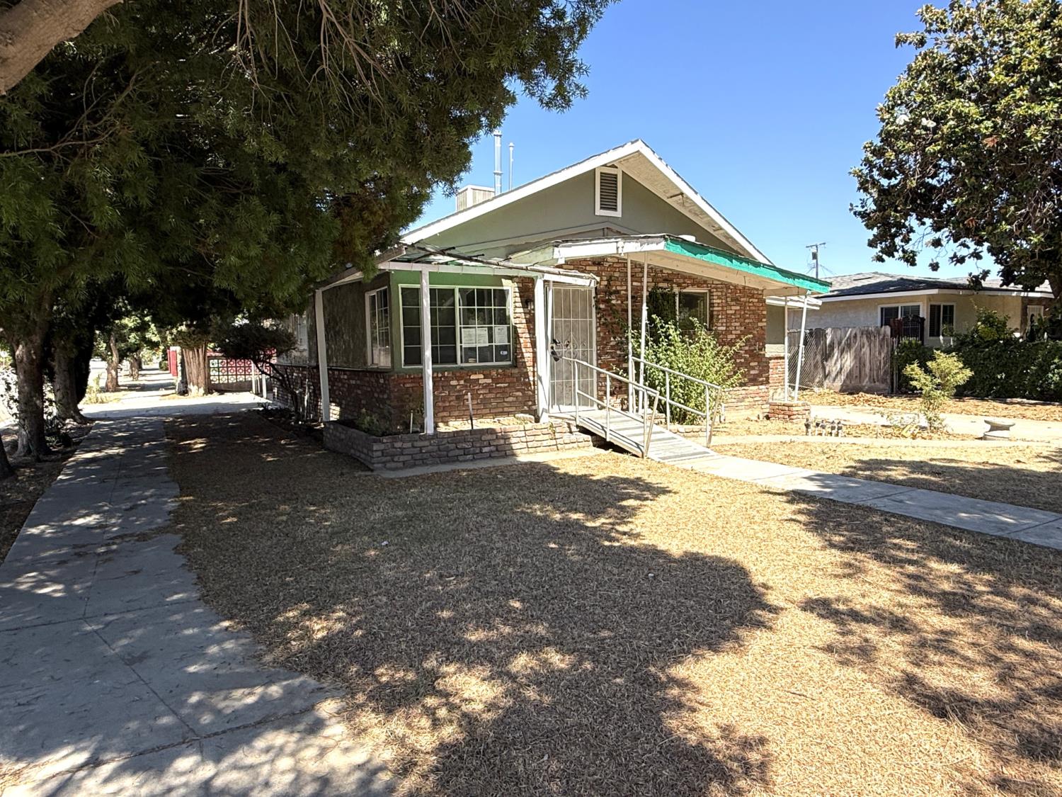 901 S C St, Madera, CA 93638