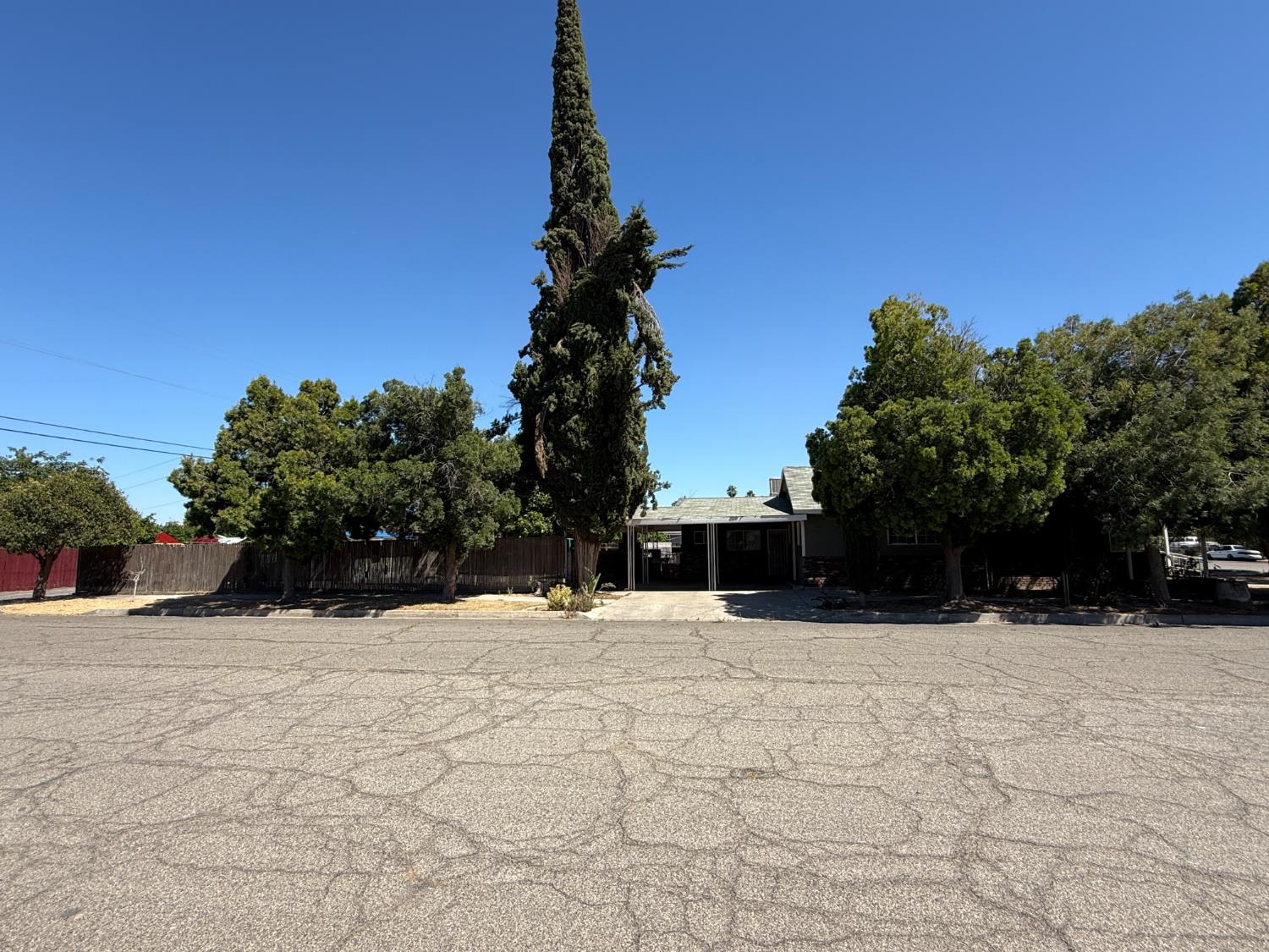 901 S C St, Madera, CA 93638