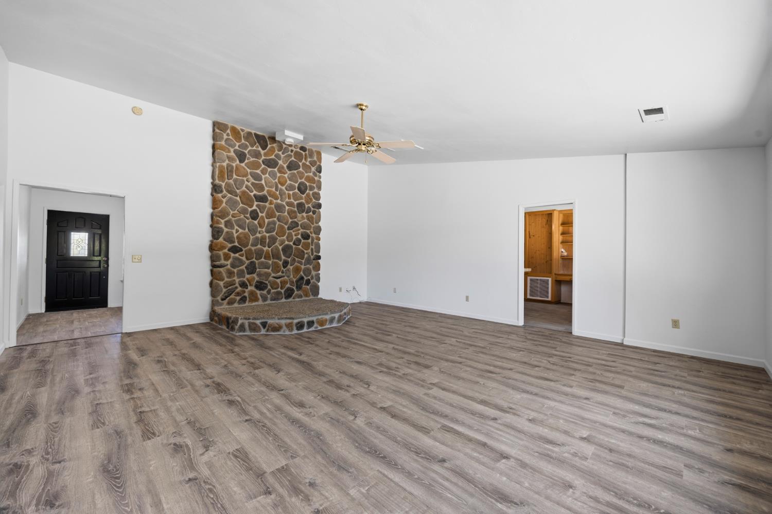 30745 Dorsey Dr, Exeter, CA 93221