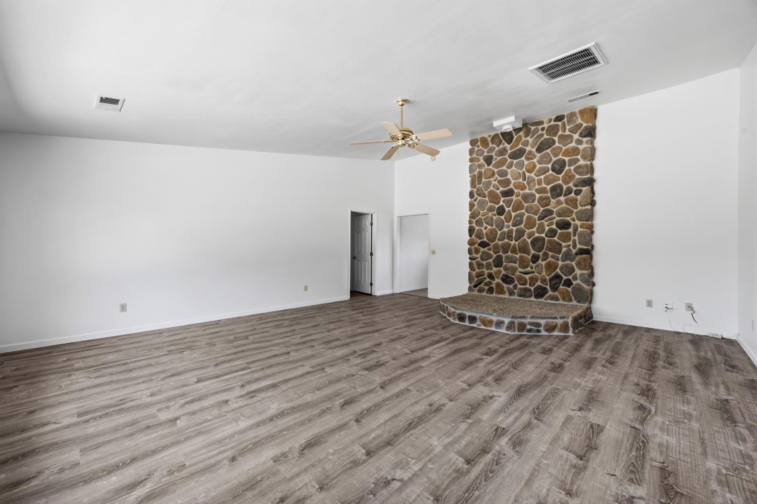 30745 Dorsey Dr, Exeter, CA 93221