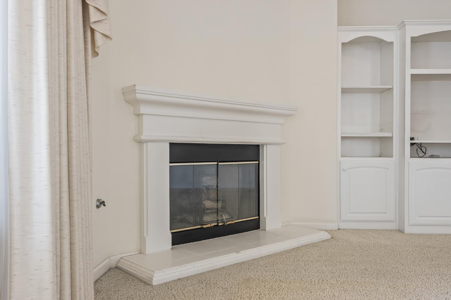 2390 Silverbrooke St, Kingsburg, CA 93631