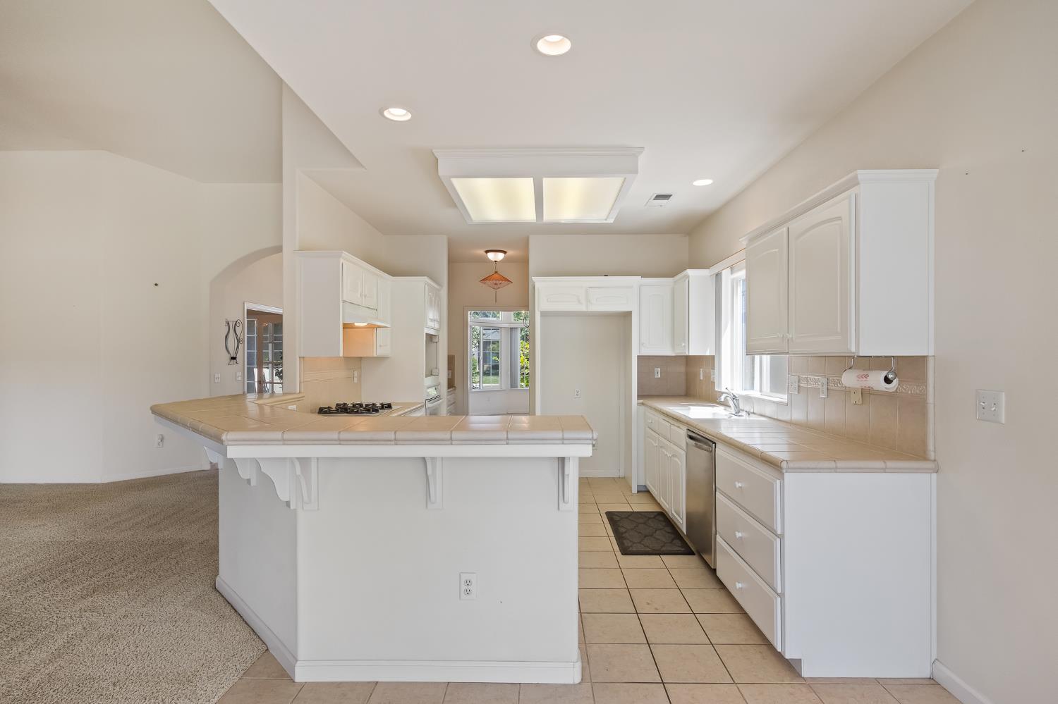 2390 Silverbrooke St, Kingsburg, CA 93631