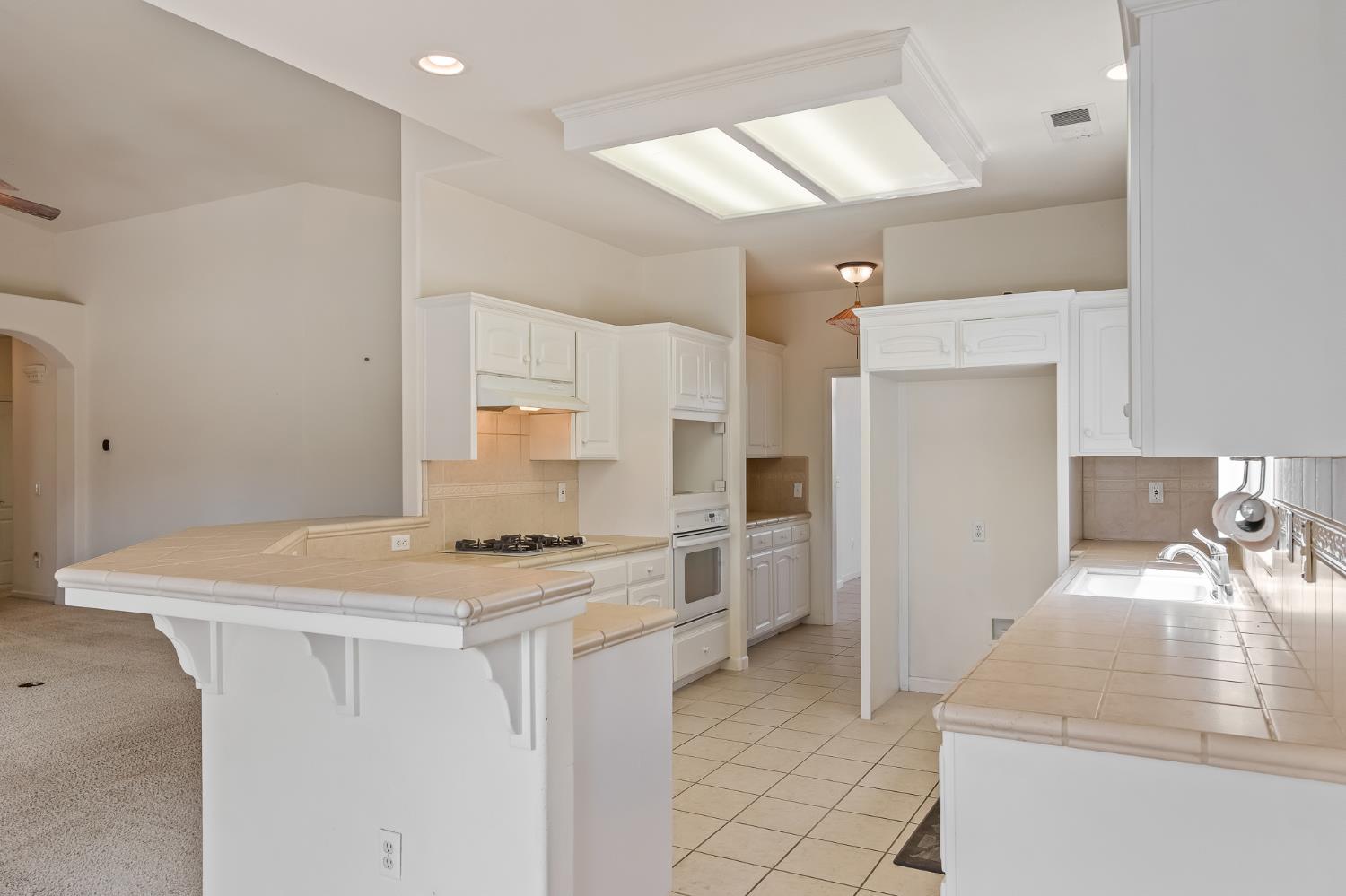 2390 Silverbrooke St, Kingsburg, CA 93631