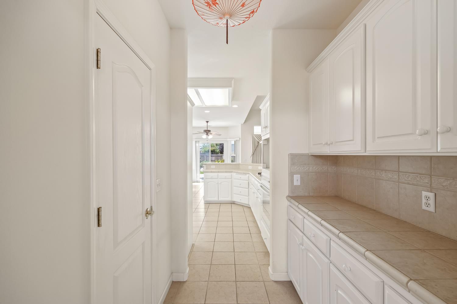 2390 Silverbrooke St, Kingsburg, CA 93631