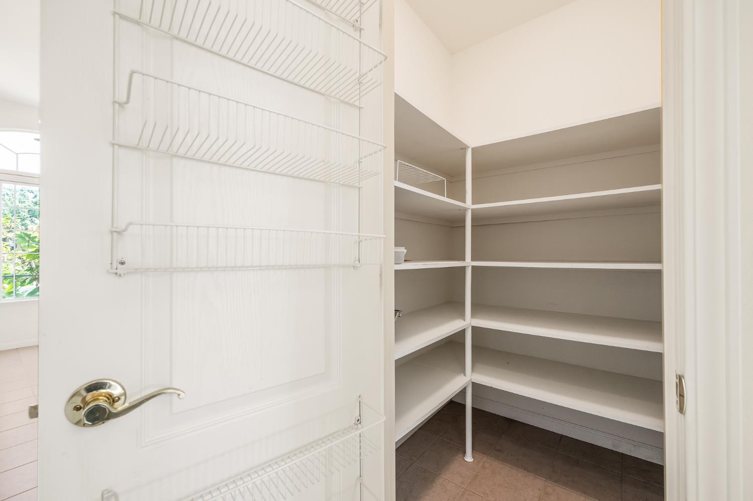 2390 Silverbrooke St, Kingsburg, CA 93631