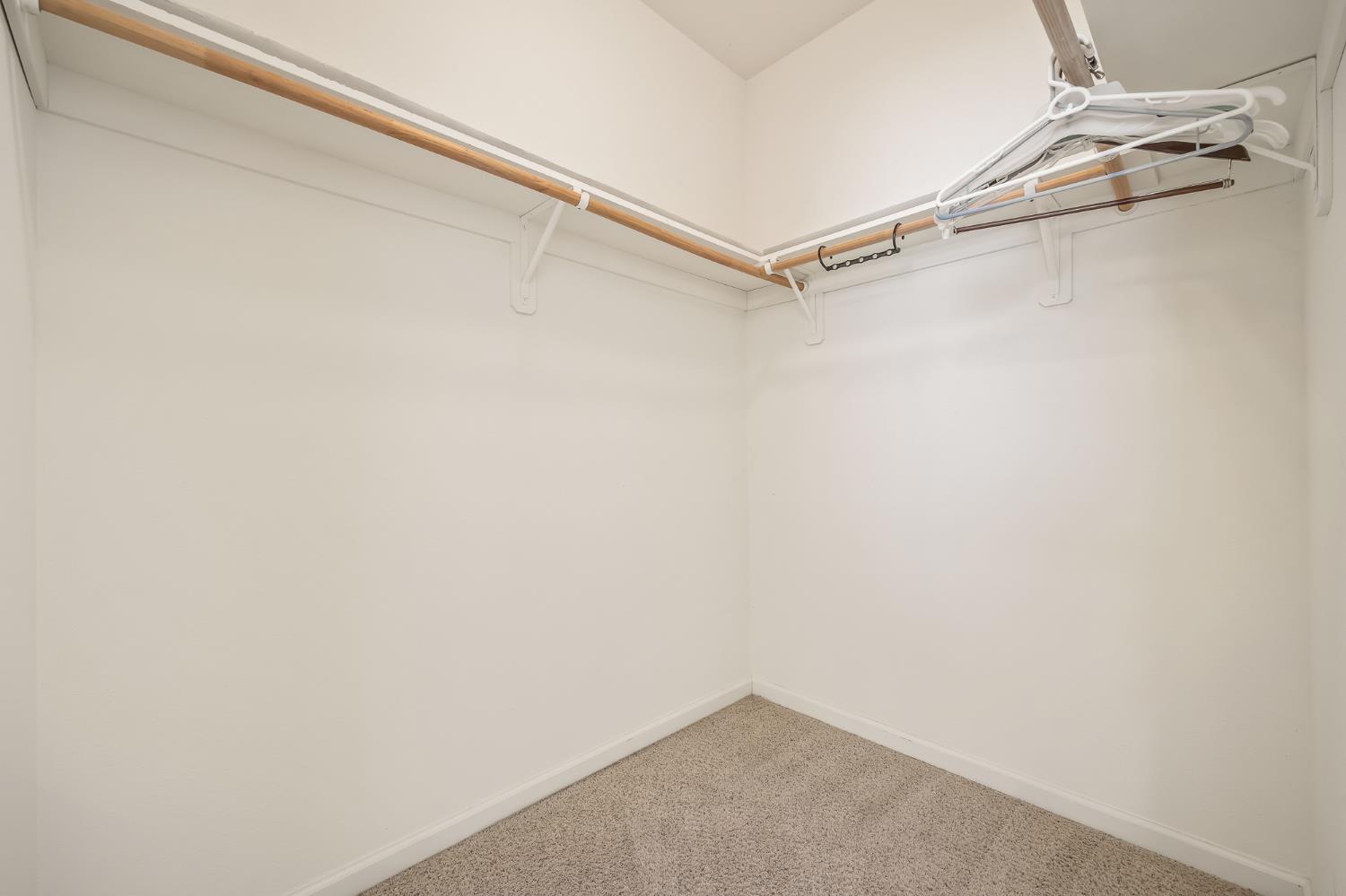 2390 Silverbrooke St, Kingsburg, CA 93631