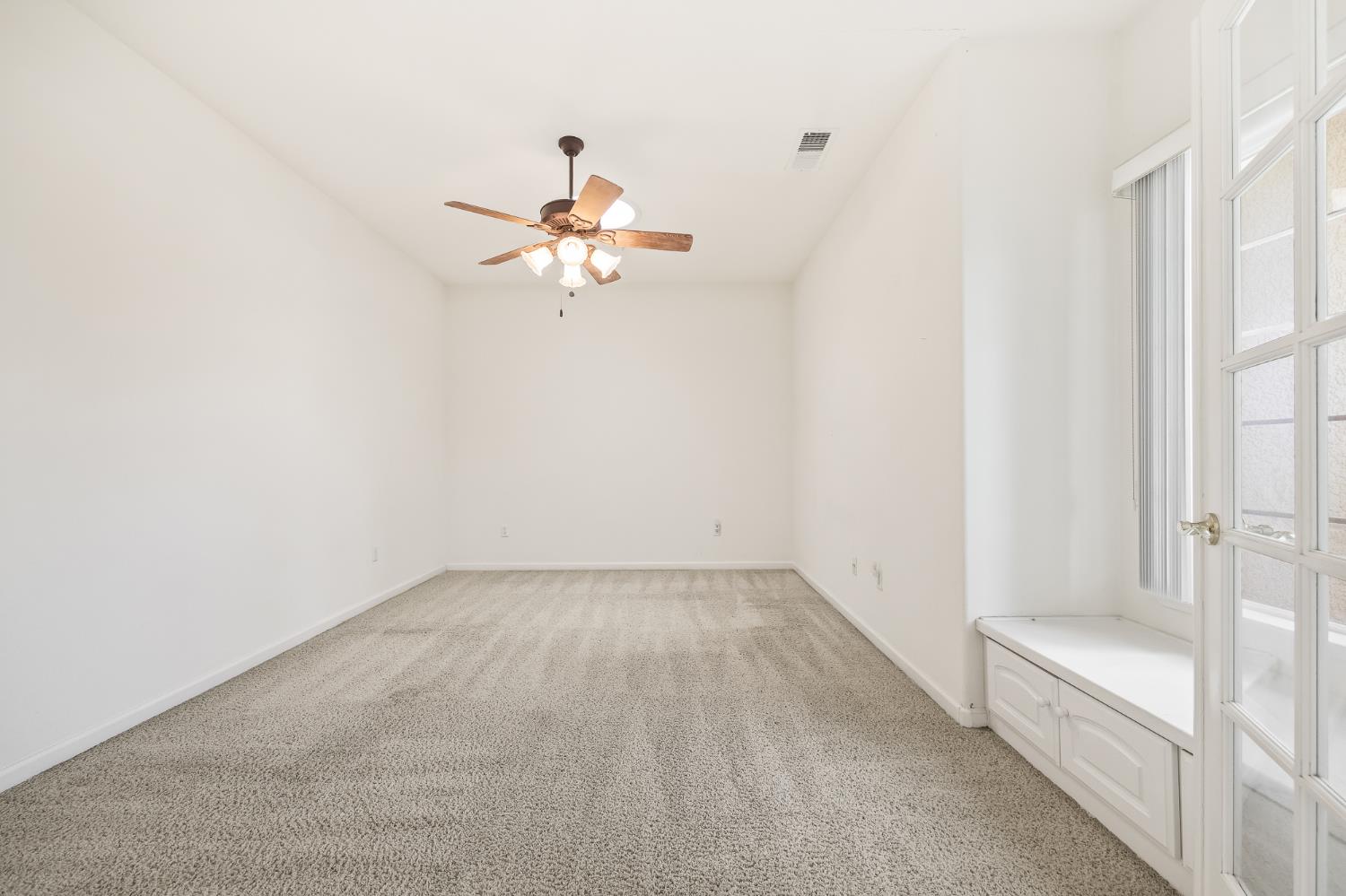 2390 Silverbrooke St, Kingsburg, CA 93631