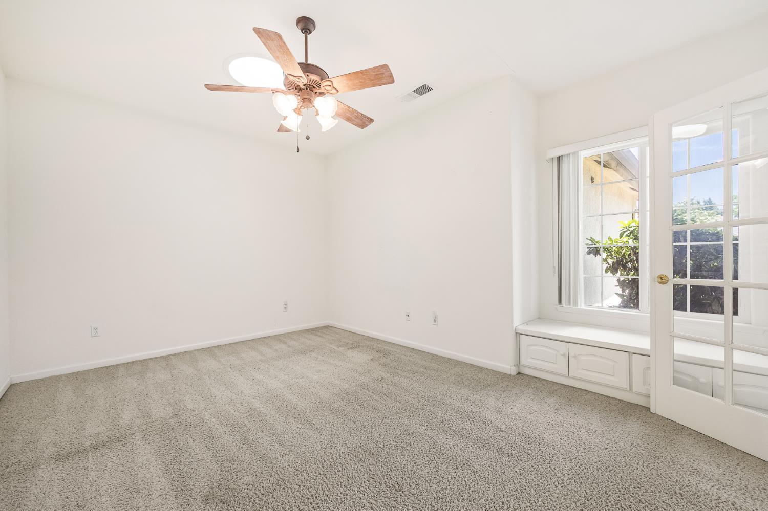2390 Silverbrooke St, Kingsburg, CA 93631