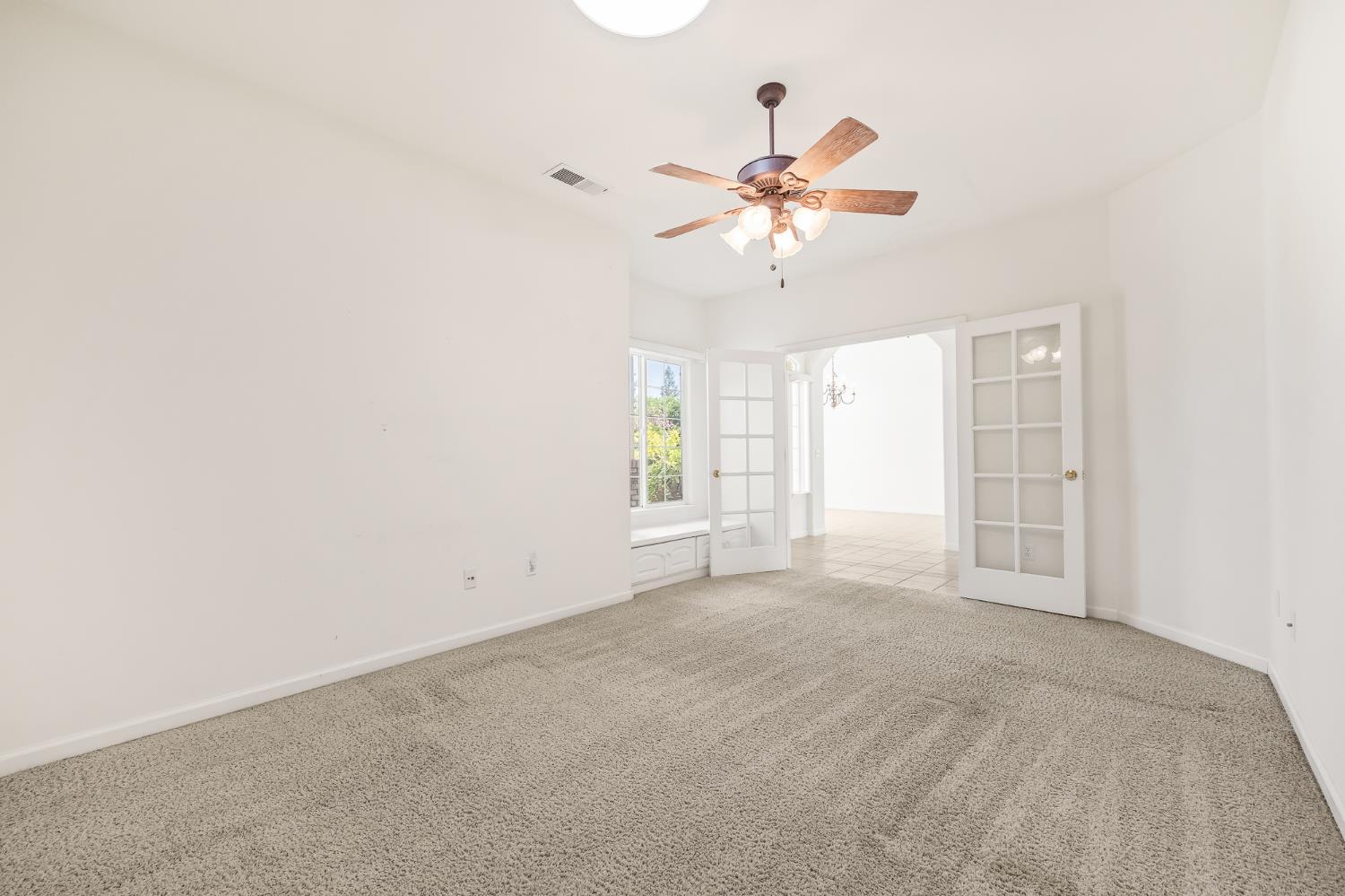 2390 Silverbrooke St, Kingsburg, CA 93631