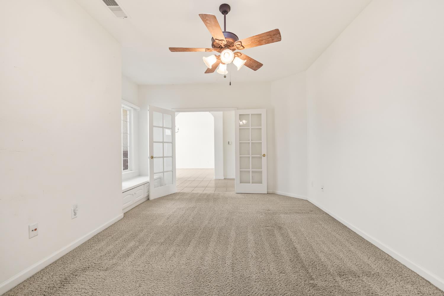 2390 Silverbrooke St, Kingsburg, CA 93631