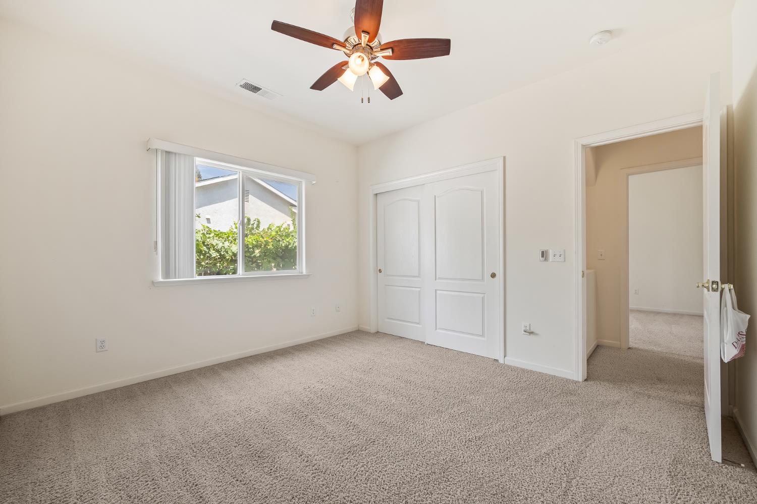 2390 Silverbrooke St, Kingsburg, CA 93631