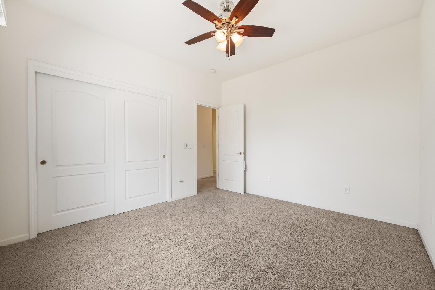2390 Silverbrooke St, Kingsburg, CA 93631