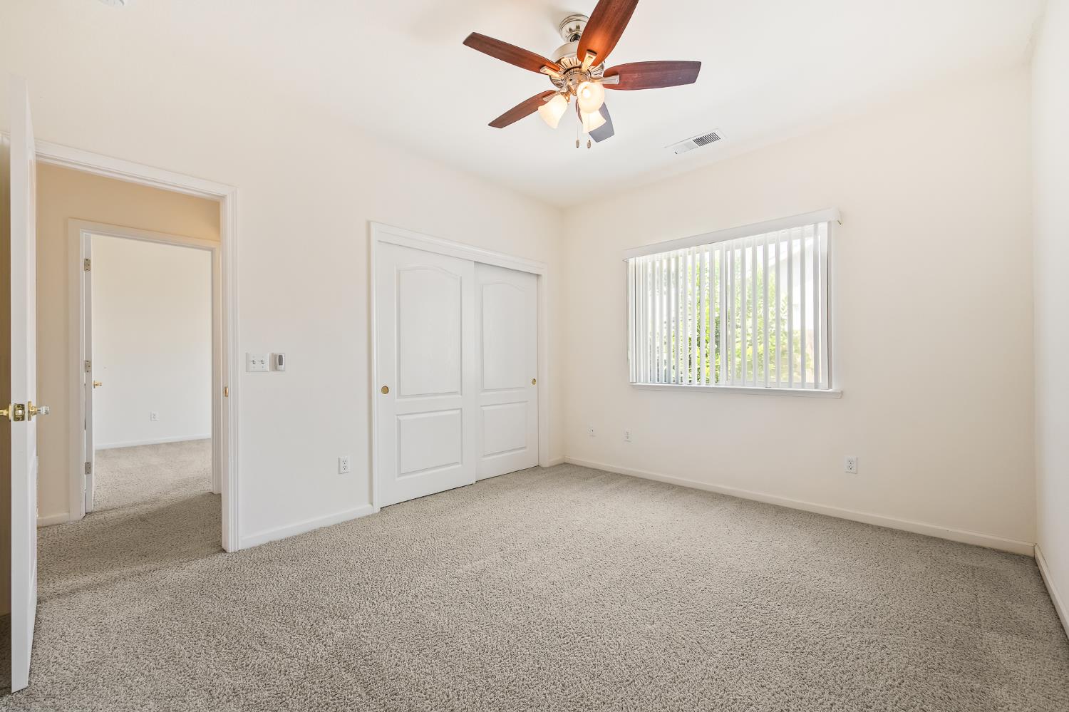 2390 Silverbrooke St, Kingsburg, CA 93631