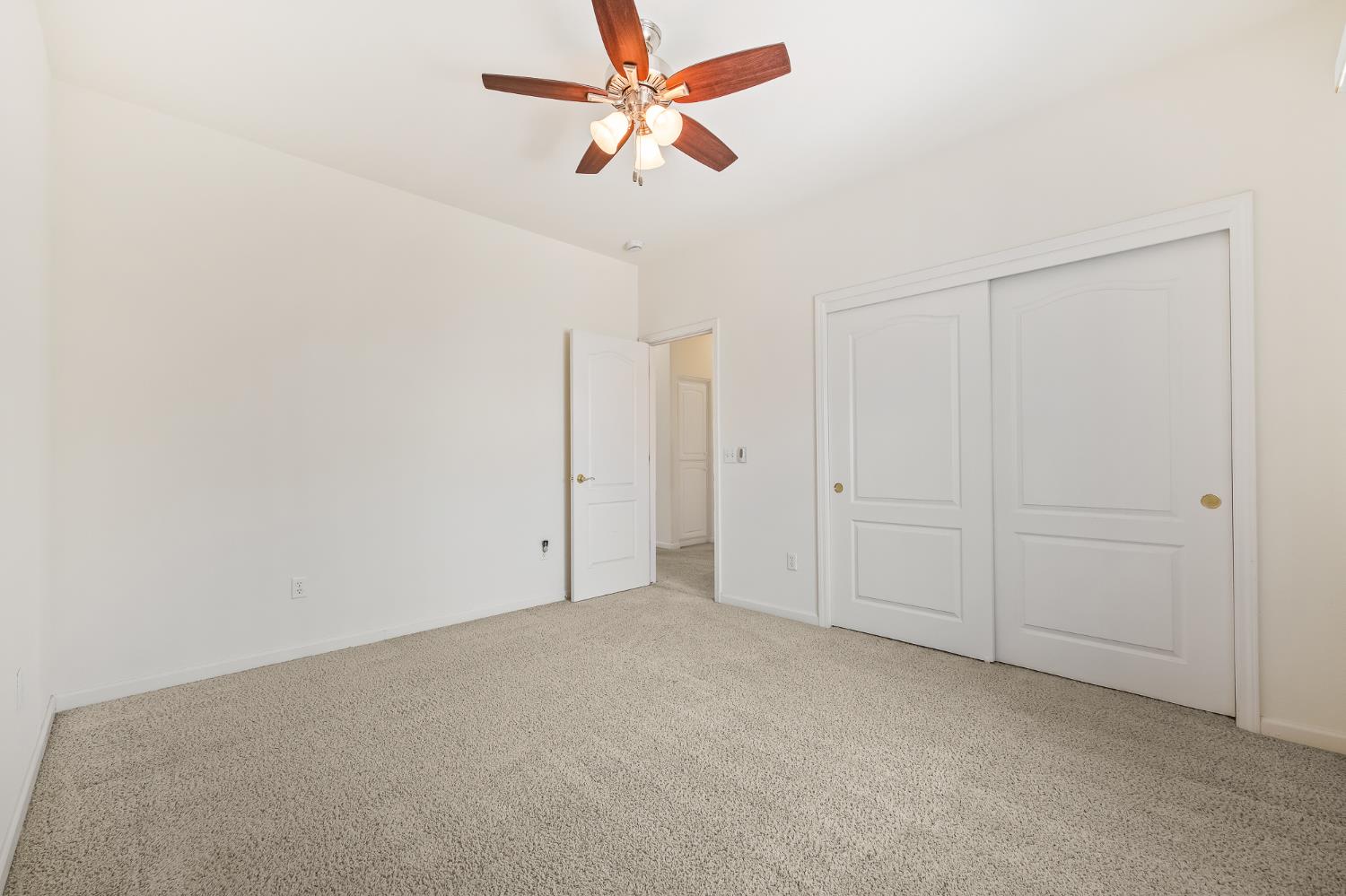 2390 Silverbrooke St, Kingsburg, CA 93631