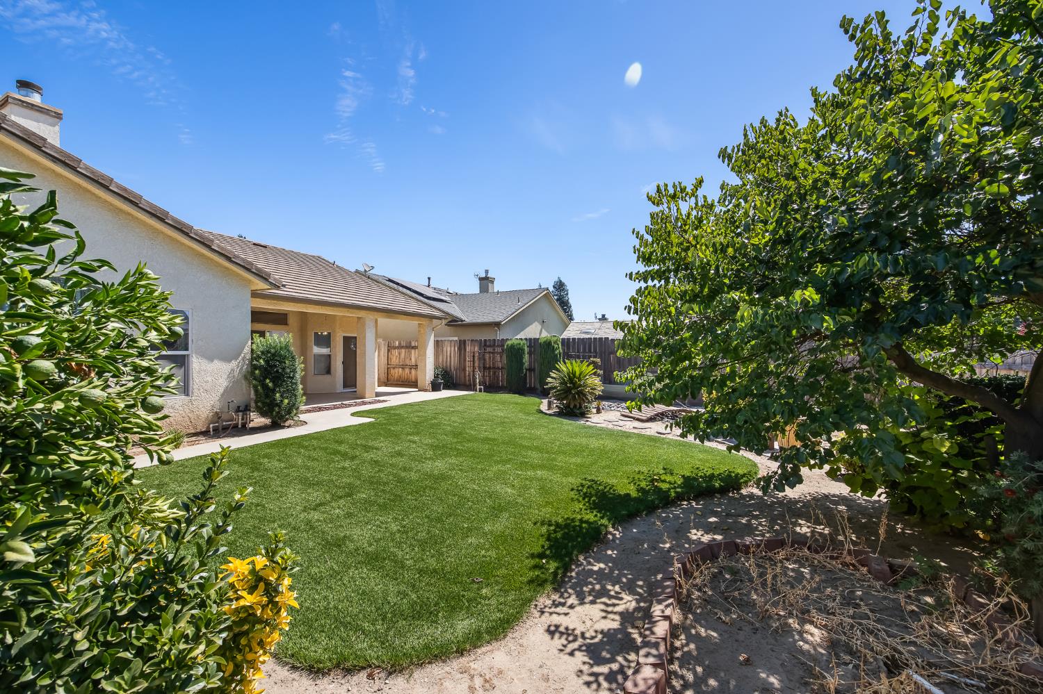 2390 Silverbrooke St, Kingsburg, CA 93631