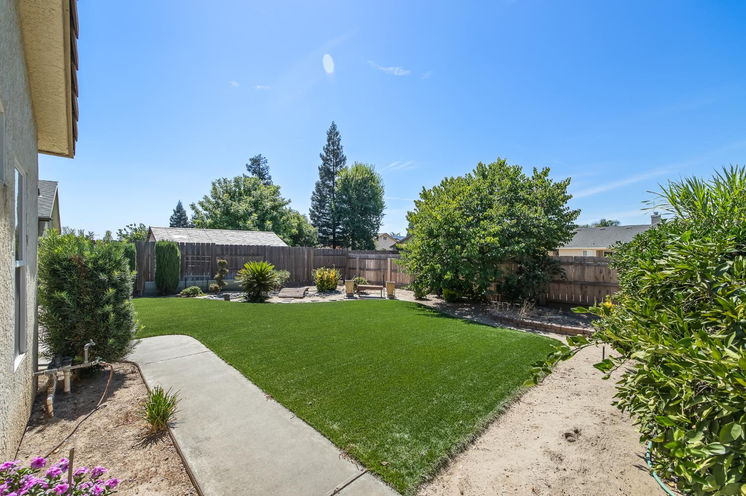 2390 Silverbrooke St, Kingsburg, CA 93631