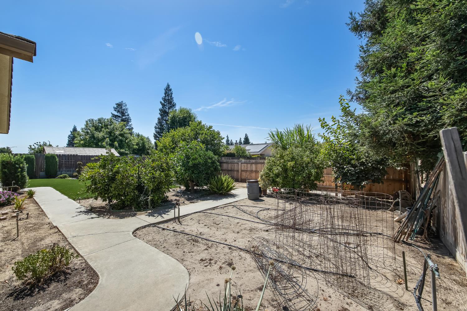 2390 Silverbrooke St, Kingsburg, CA 93631
