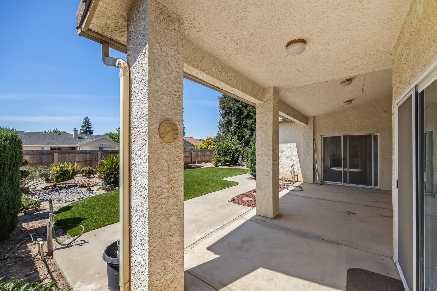 2390 Silverbrooke St, Kingsburg, CA 93631