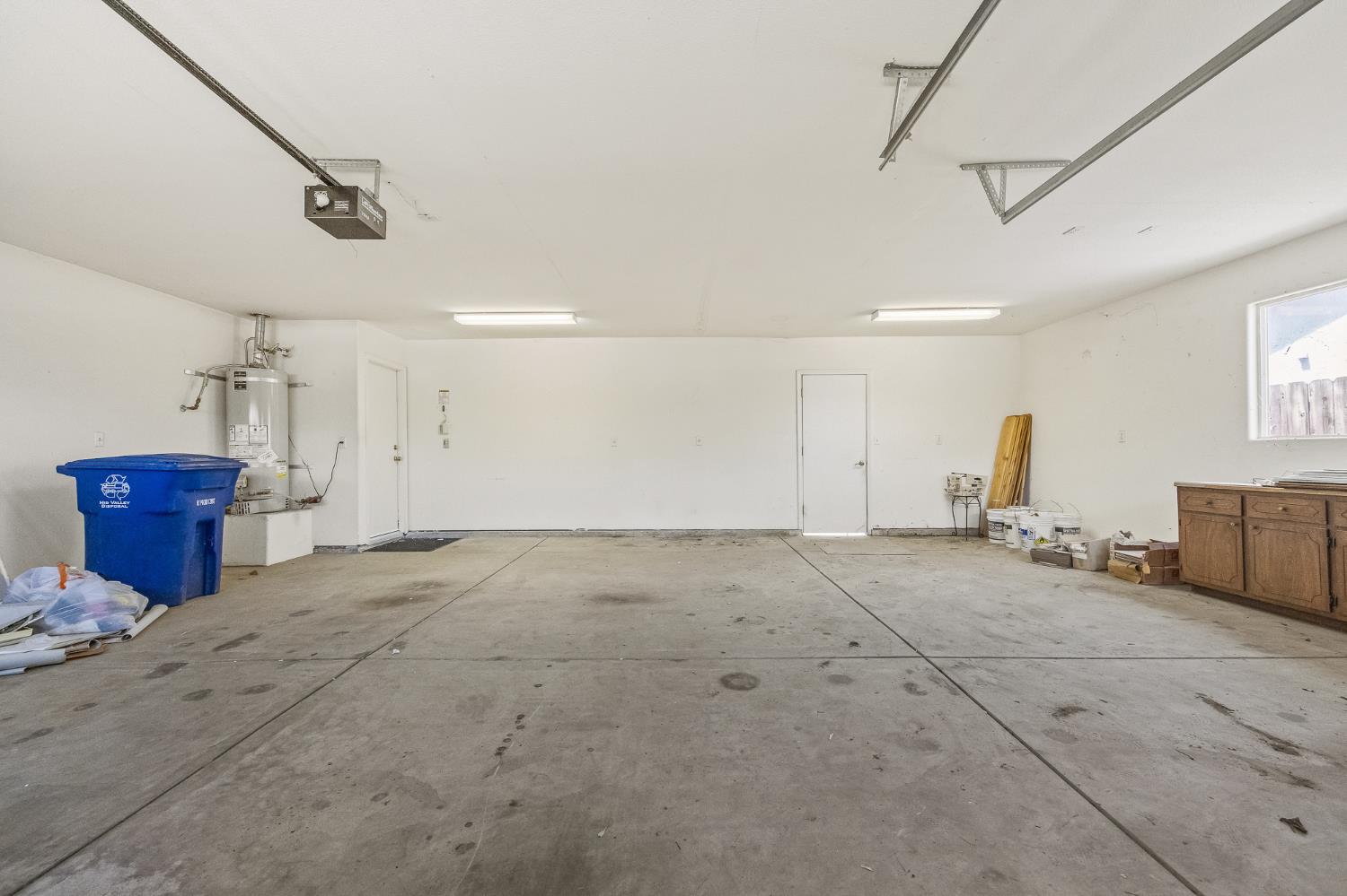 2390 Silverbrooke St, Kingsburg, CA 93631