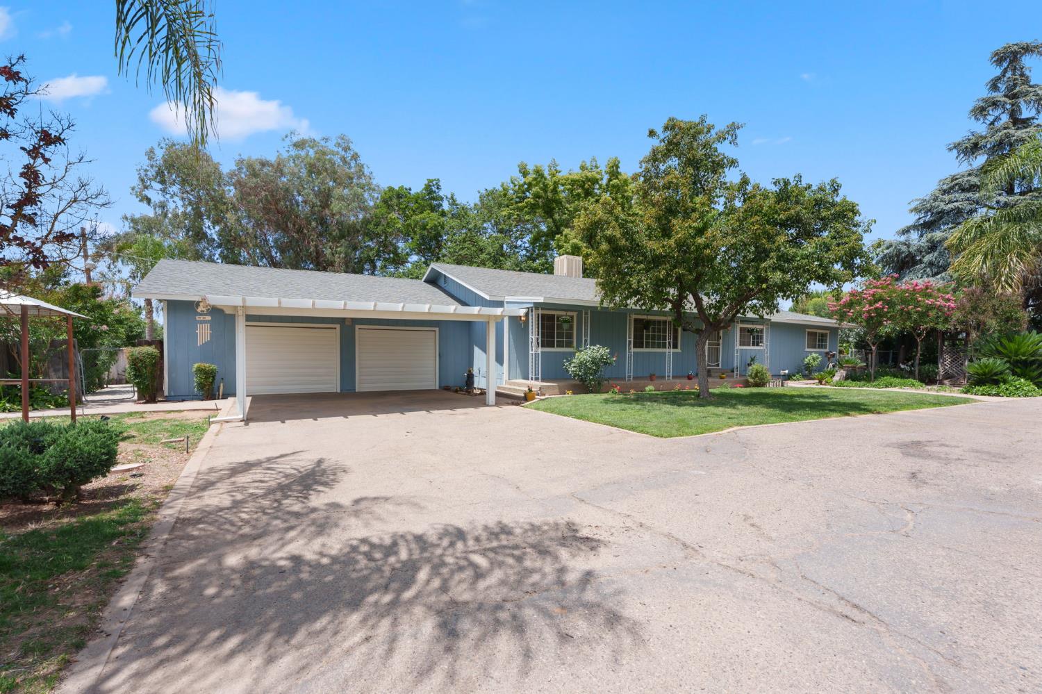 10365 10361 E Bullard Ave, Clovis, CA 93619