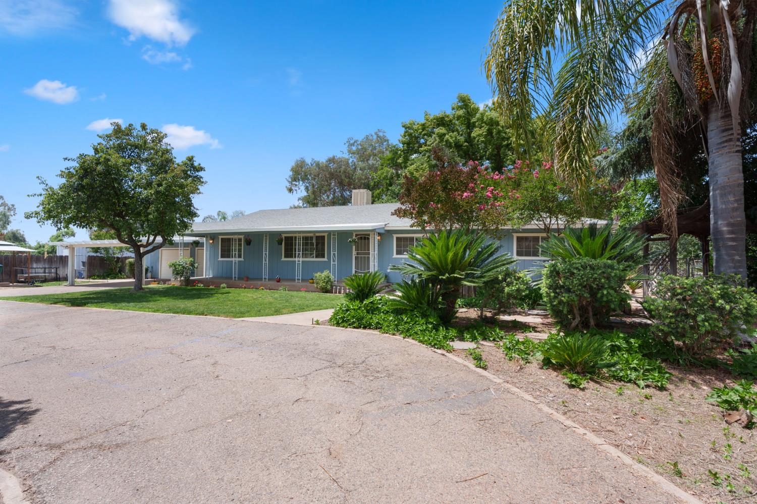10365 10361 E Bullard Ave, Clovis, CA 93619