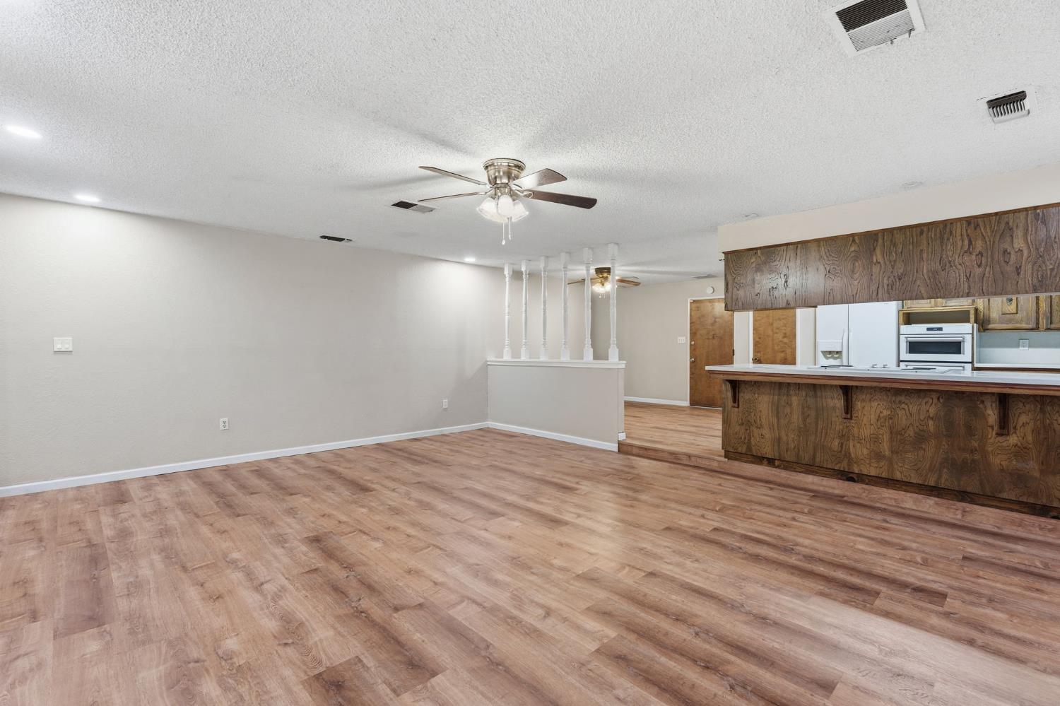 10365 10361 E Bullard Ave, Clovis, CA 93619