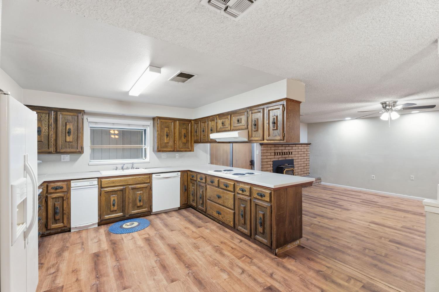 10365 10361 E Bullard Ave, Clovis, CA 93619