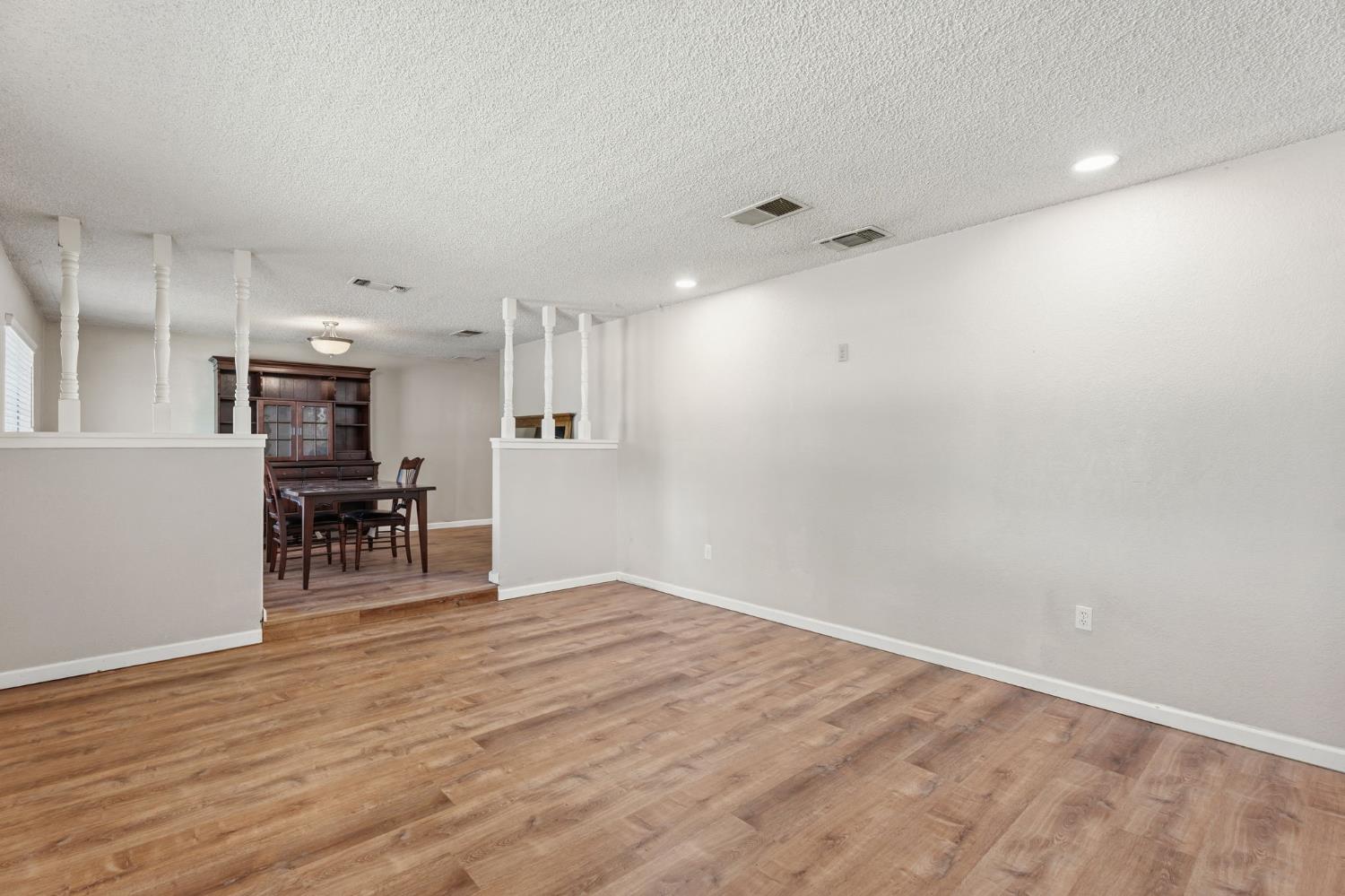 10365 10361 E Bullard Ave, Clovis, CA 93619