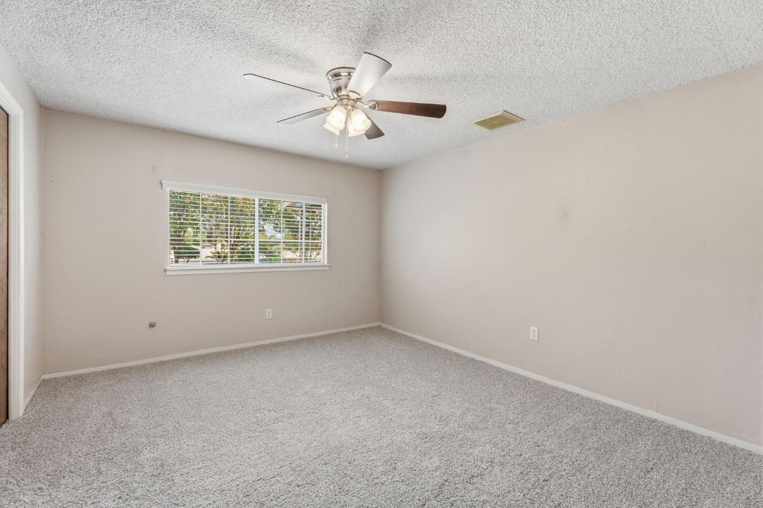 10365 10361 E Bullard Ave, Clovis, CA 93619