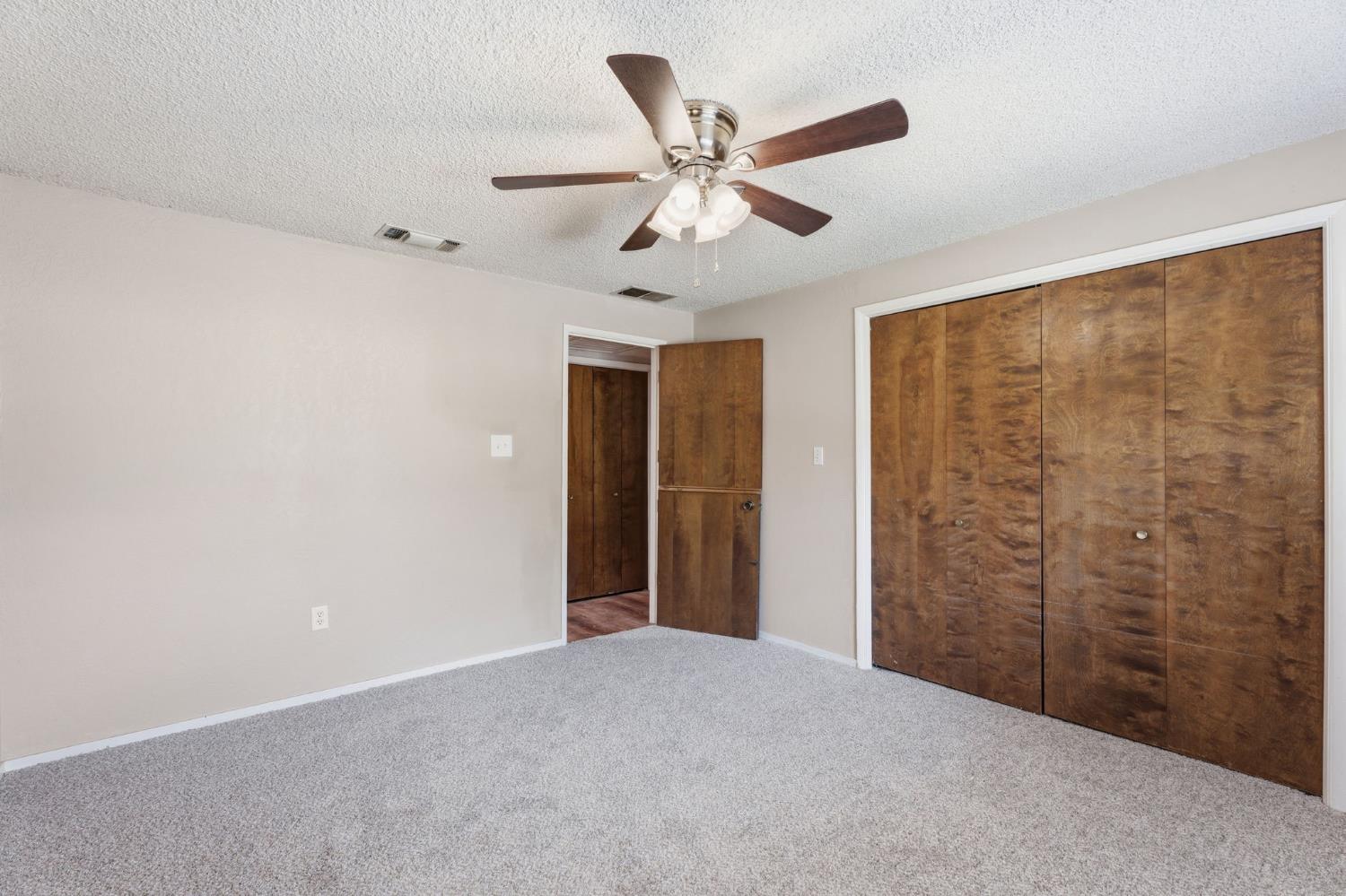 10365 10361 E Bullard Ave, Clovis, CA 93619