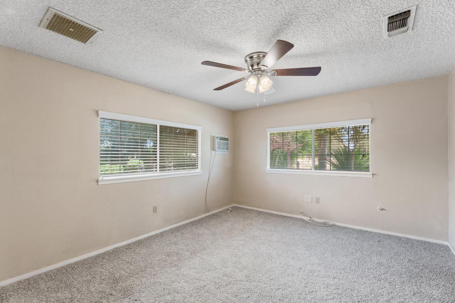10365 10361 E Bullard Ave, Clovis, CA 93619
