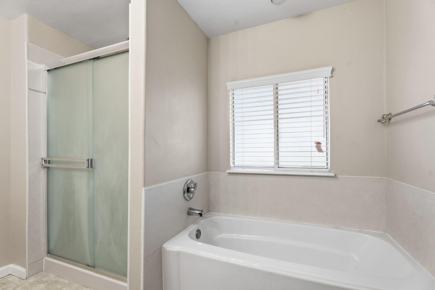 10365 10361 E Bullard Ave, Clovis, CA 93619