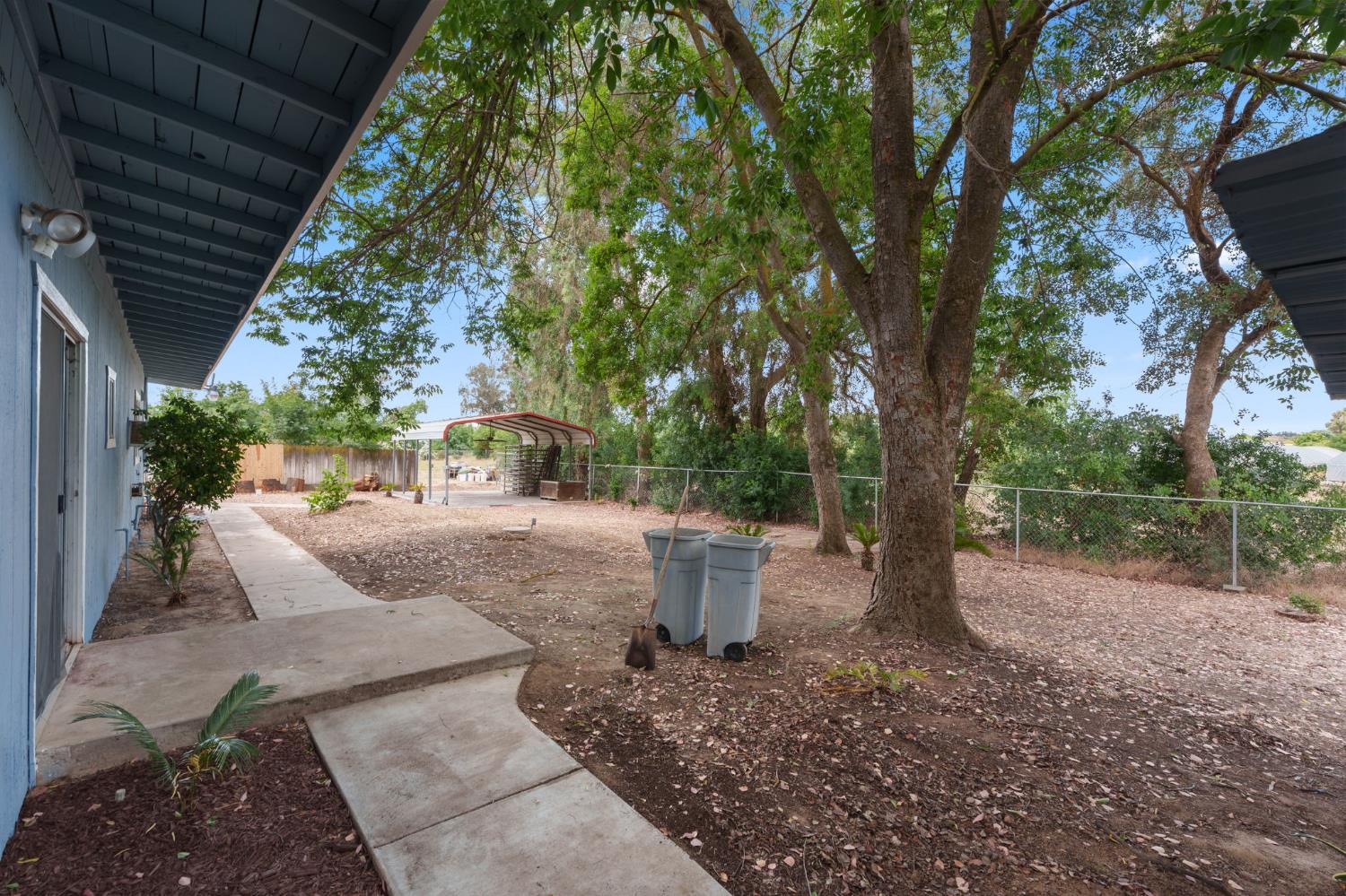 10365 10361 E Bullard Ave, Clovis, CA 93619
