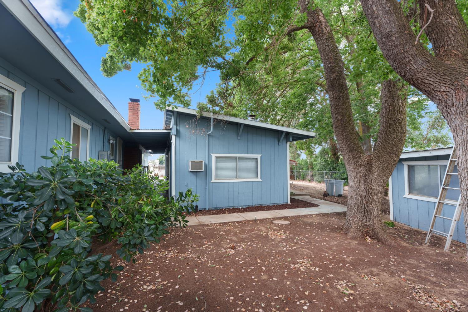 10365 10361 E Bullard Ave, Clovis, CA 93619