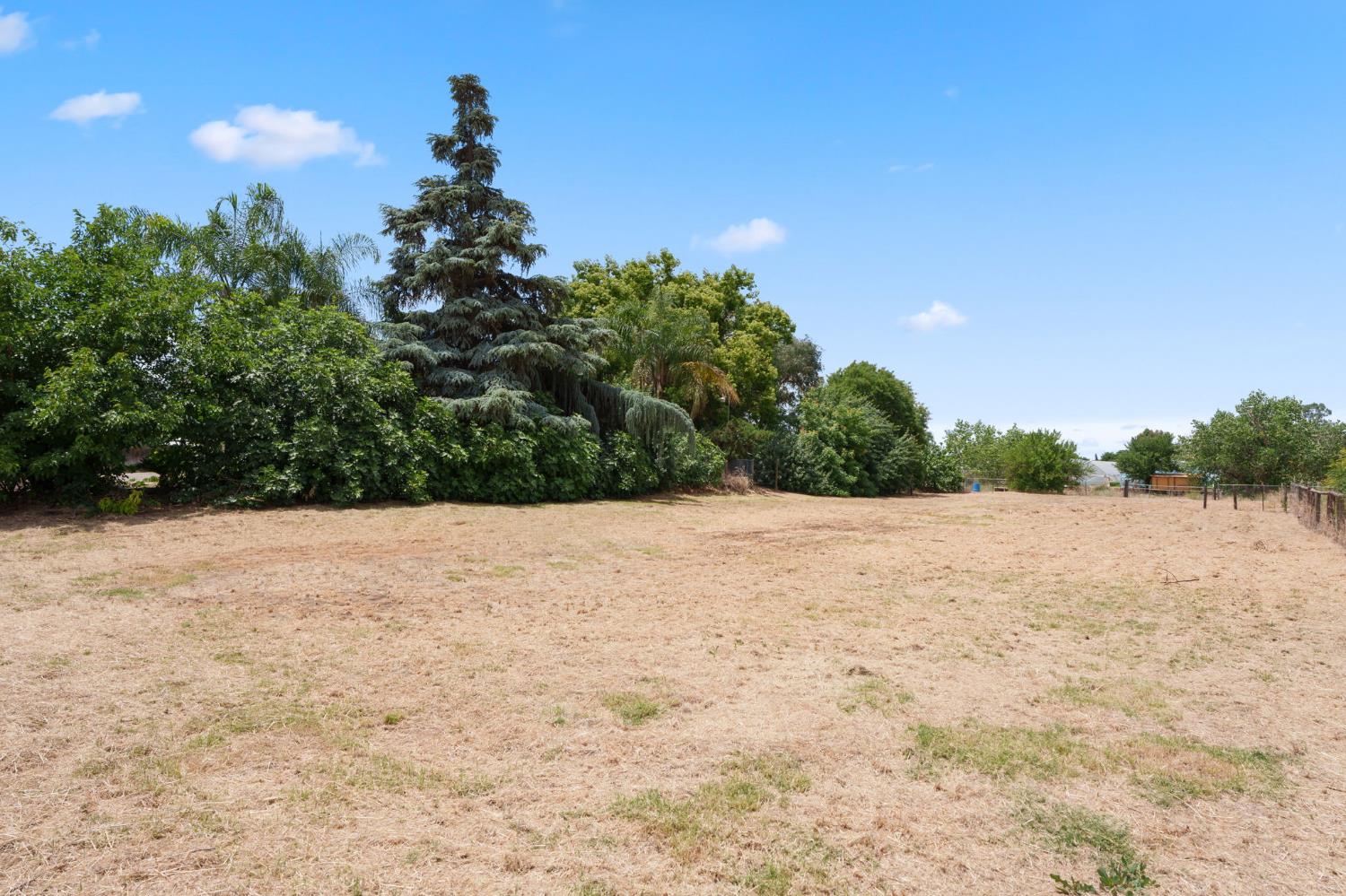 10365 10361 E Bullard Ave, Clovis, CA 93619