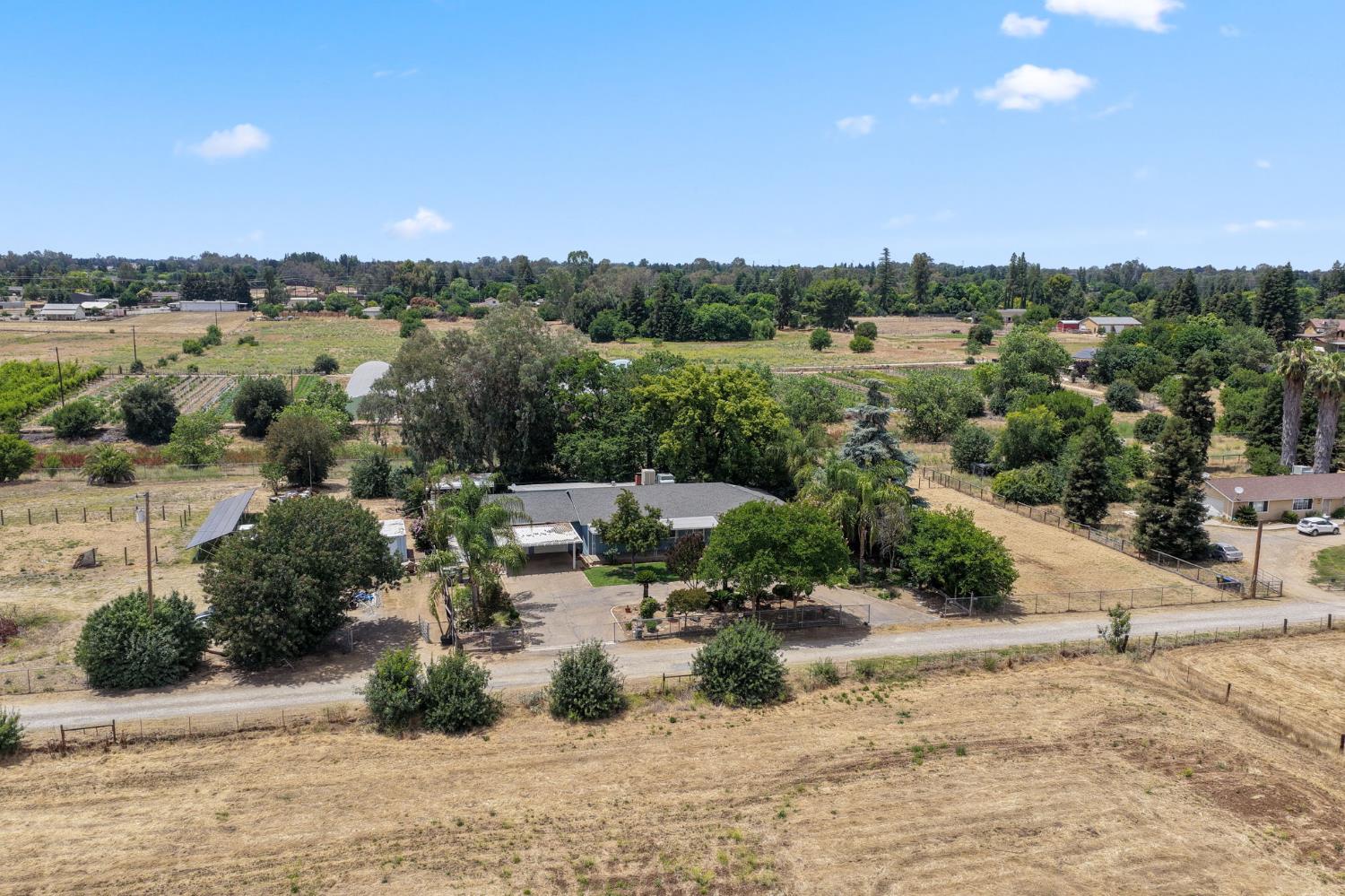 10365 10361 E Bullard Ave, Clovis, CA 93619