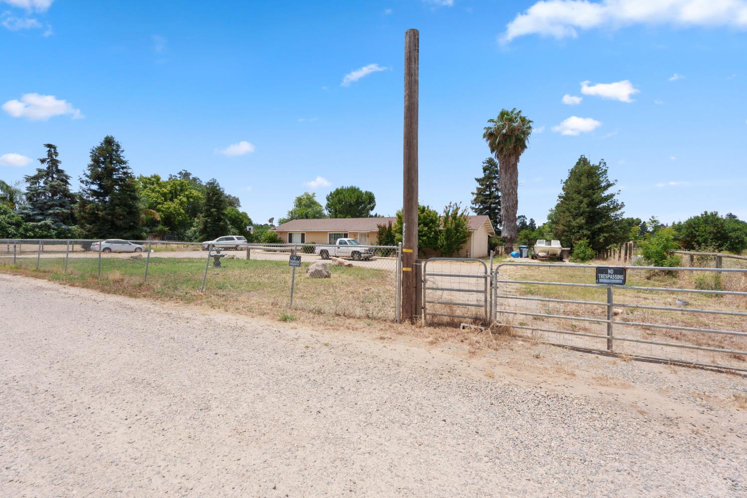 10365 10361 E Bullard Ave, Clovis, CA 93619