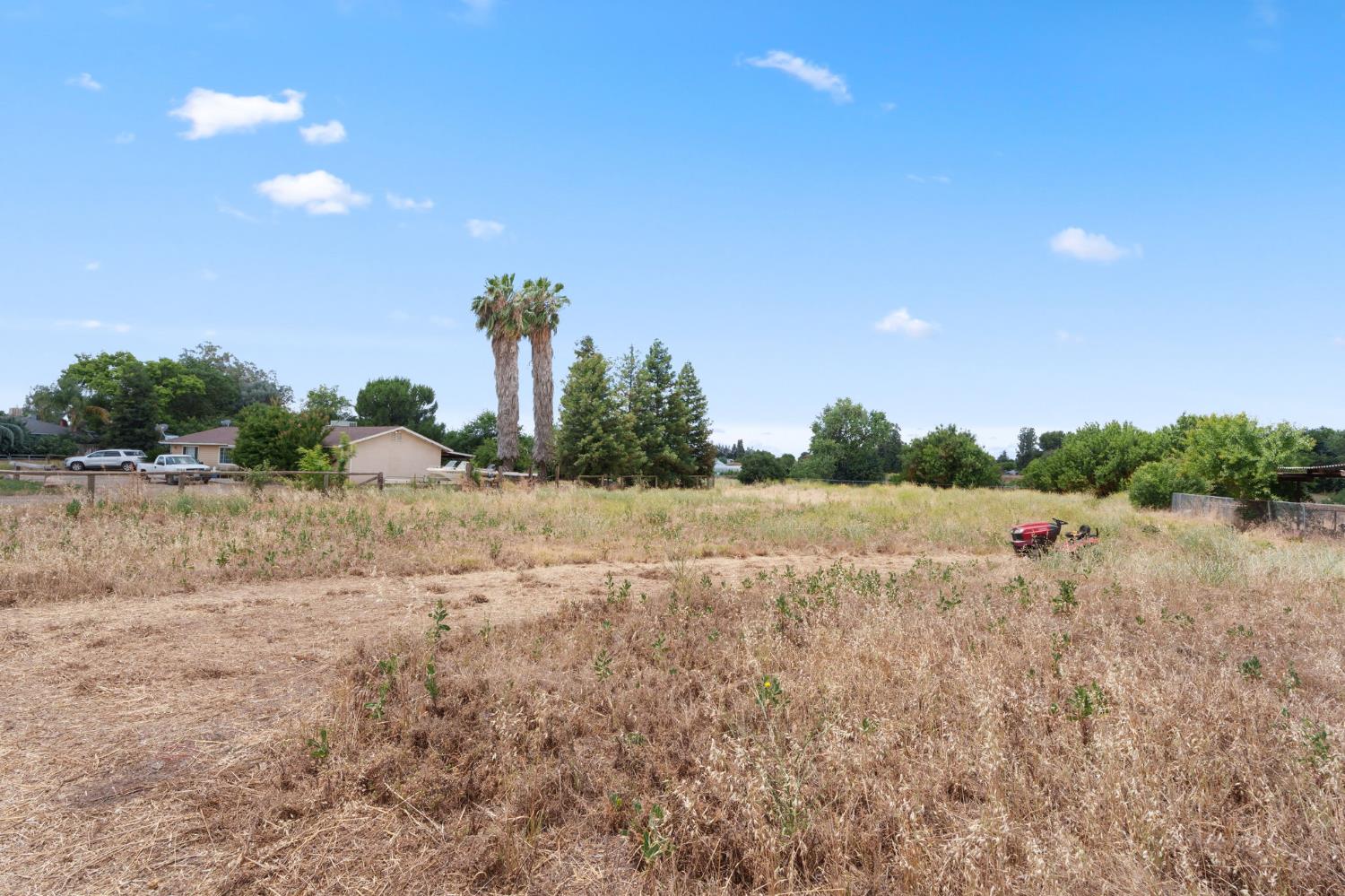 10365 10361 E Bullard Ave, Clovis, CA 93619