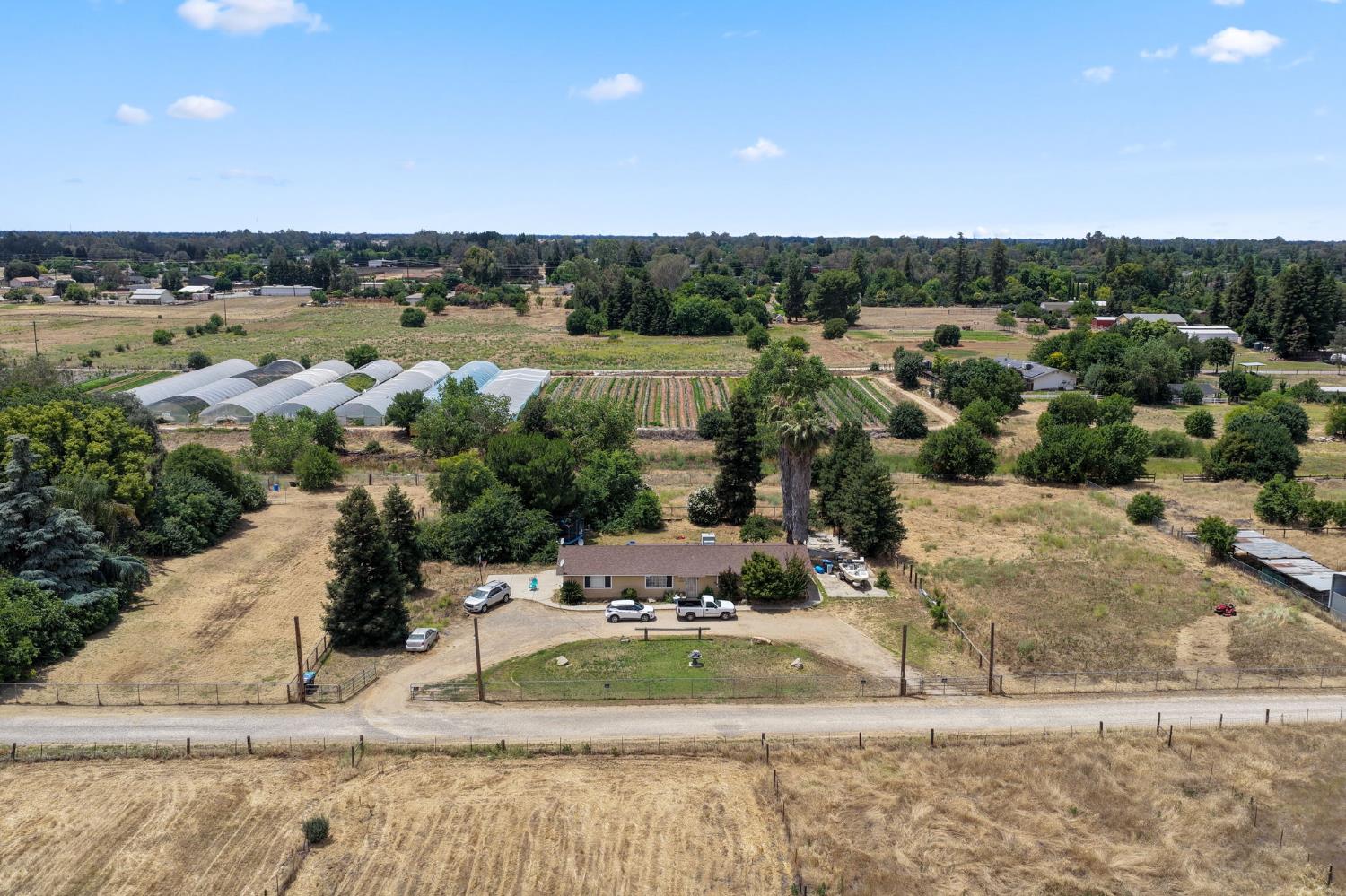 10365 10361 E Bullard Ave, Clovis, CA 93619